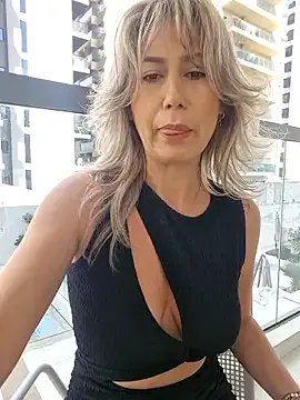 CelynaRoss on StripChat