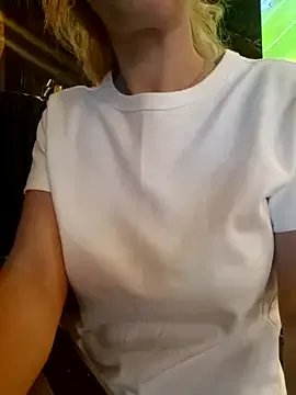 CelynaRoss on StripChat