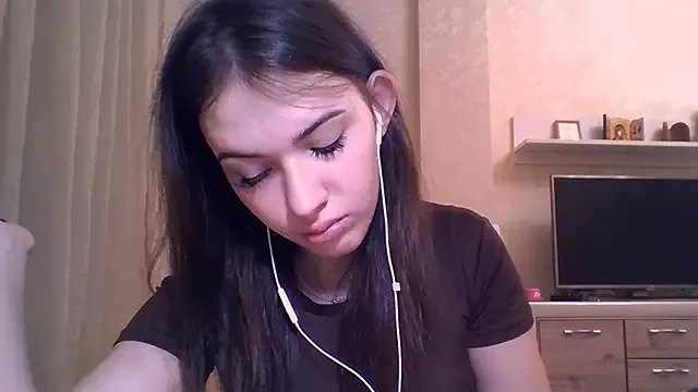 CeyaLier on StripChat