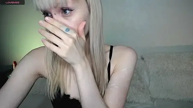 cherrie_bite — panties off in doggy