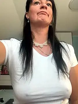 CherryCherry03 on StripChat