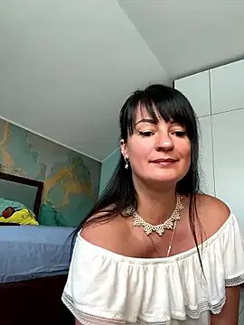 CherryCherry03 on StripChat