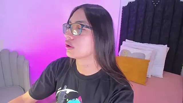 cherrylady_02 on StripChat