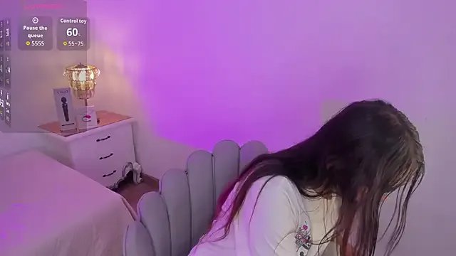 cherrylady_02 on StripChat