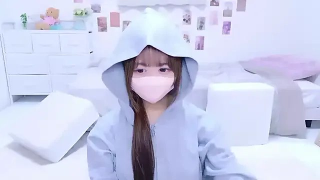 chihiro_ri on StripChat