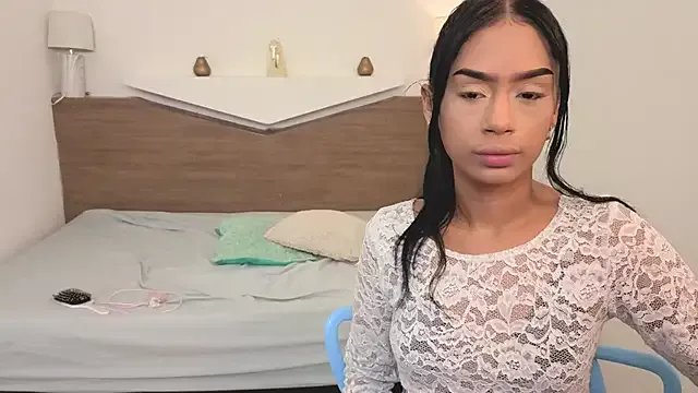 ChloeMoon9 on StripChat
