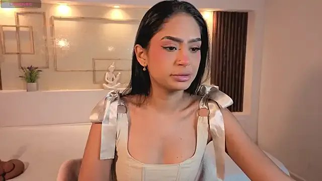 ChloeMoon9 on StripChat