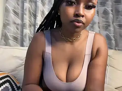Chocolate_queen2 on StripChat