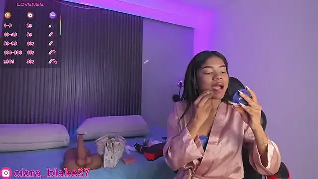 ciara_blake on StripChat