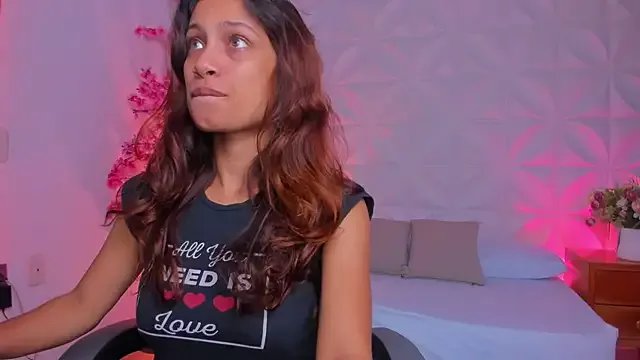 cora_22 on StripChat