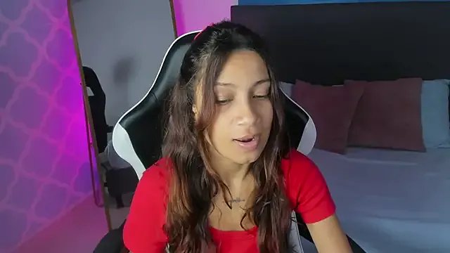 cora_22 on StripChat