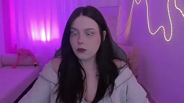 CoraMiel on StripChat