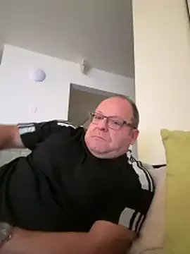 coupleLatinaLovers on StripChat