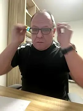 coupleLatinaLovers on StripChat