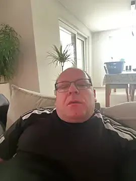 coupleLatinaLovers on StripChat