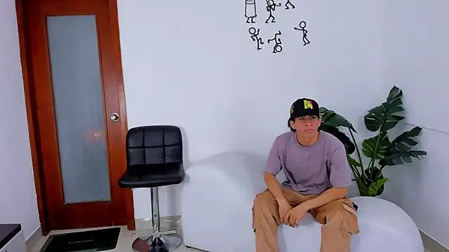 Crazy_nigth01 on StripChat