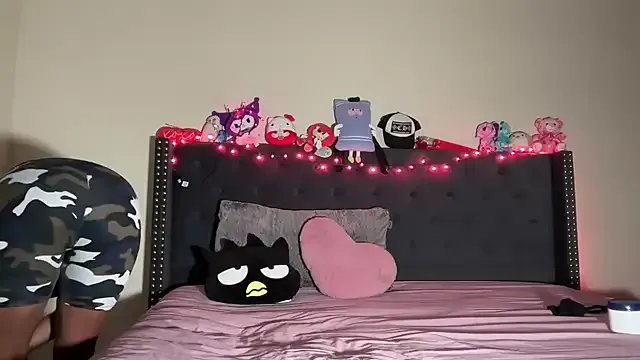 Cum2Charm on StripChat