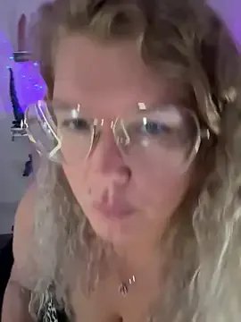 CurvyAnonymousGirl89 — Full Naked Oil Boobs4 Clips