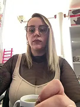 CurvyLust_x's avatar