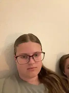 CurvyPaar2 on StripChat