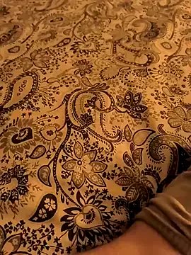 CurvyPaar2 on StripChat