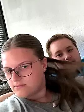 CurvyPaar2 on StripChat