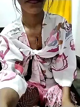 Cute-Naavya on StripChat