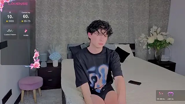 Cute_Mike on StripChat