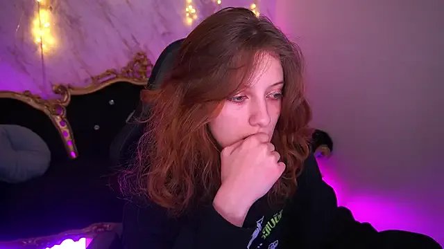 CuteeFoxy on StripChat