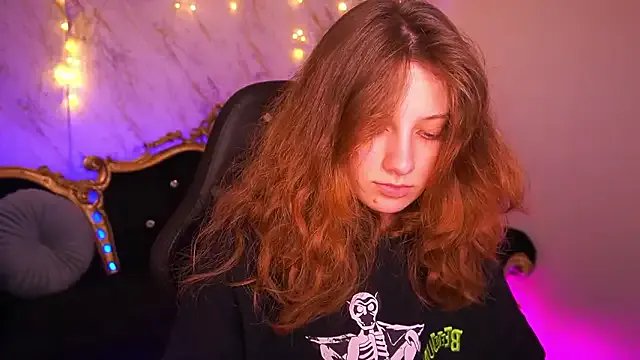 CuteeFoxy on StripChat