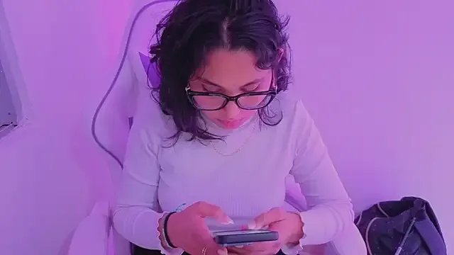 Cuteprincess21 on StripChat