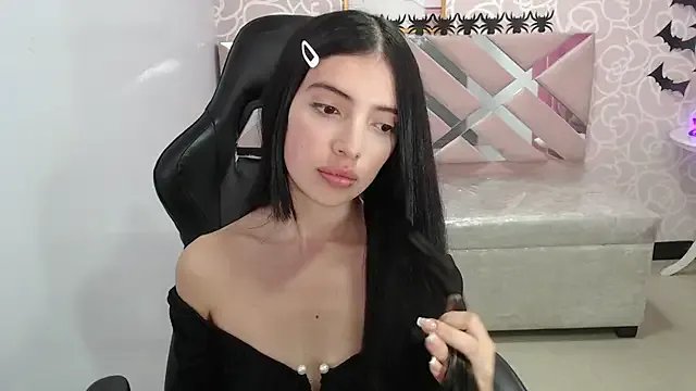 cynthia_ch on StripChat