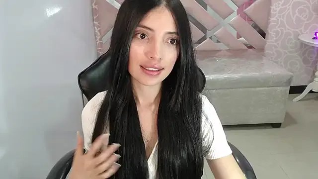 cynthia_ch on StripChat