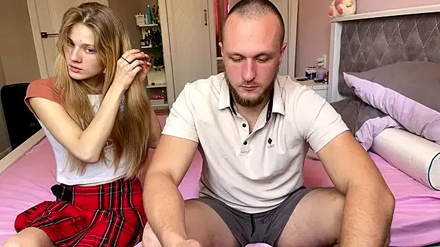 Daisy_Couple on StripChat