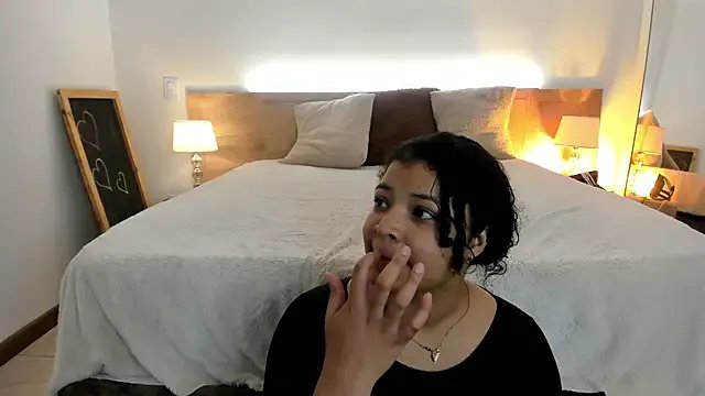 Dakota_Mars on StripChat