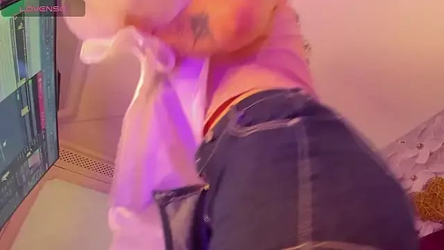 Danee_19_ on StripChat