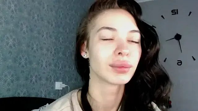 Daphne_Darkthorn on StripChat