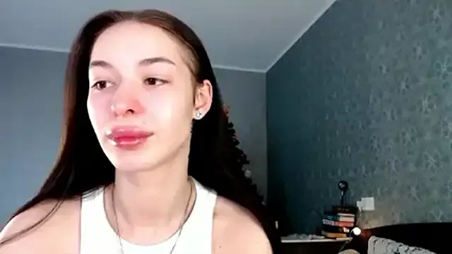 Daphne_Darkthorn on StripChat