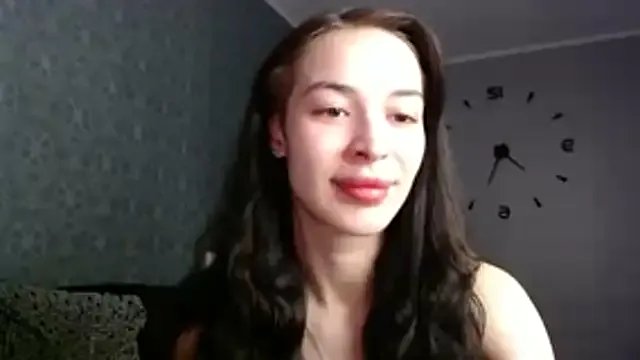 Daphne_Darkthorn on StripChat