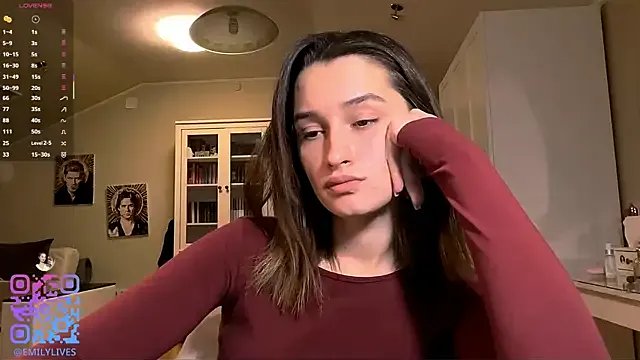 DarlineBrustera on StripChat