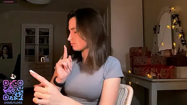 DarlineBrustera on StripChat