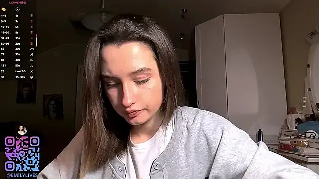 DarlineBrustera on StripChat