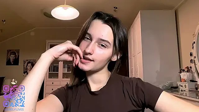 DarlineBrustera on StripChat