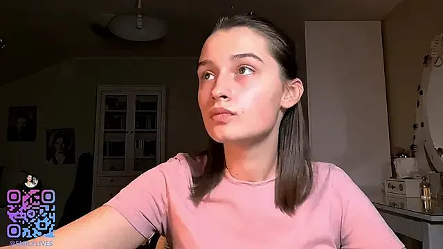 DarlineBrustera on StripChat