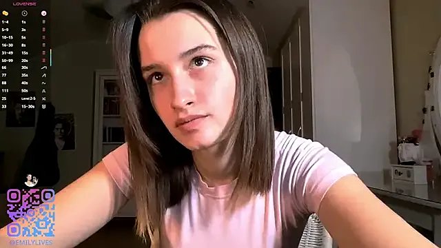 DarlineBrustera on StripChat