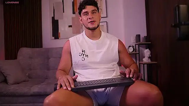 DaviesBrown on StripChat