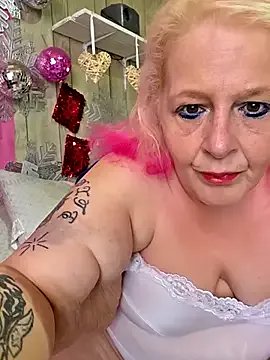 DavisDesires's avatar