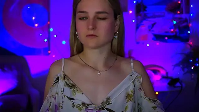 DeboraLarson on StripChat