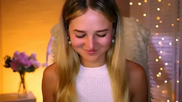 DeboraLarson on StripChat