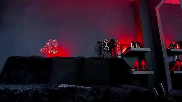 DelaneyStone on StripChat